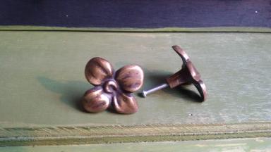 Flower Handle Brass code N.100 size wide 50 mm.